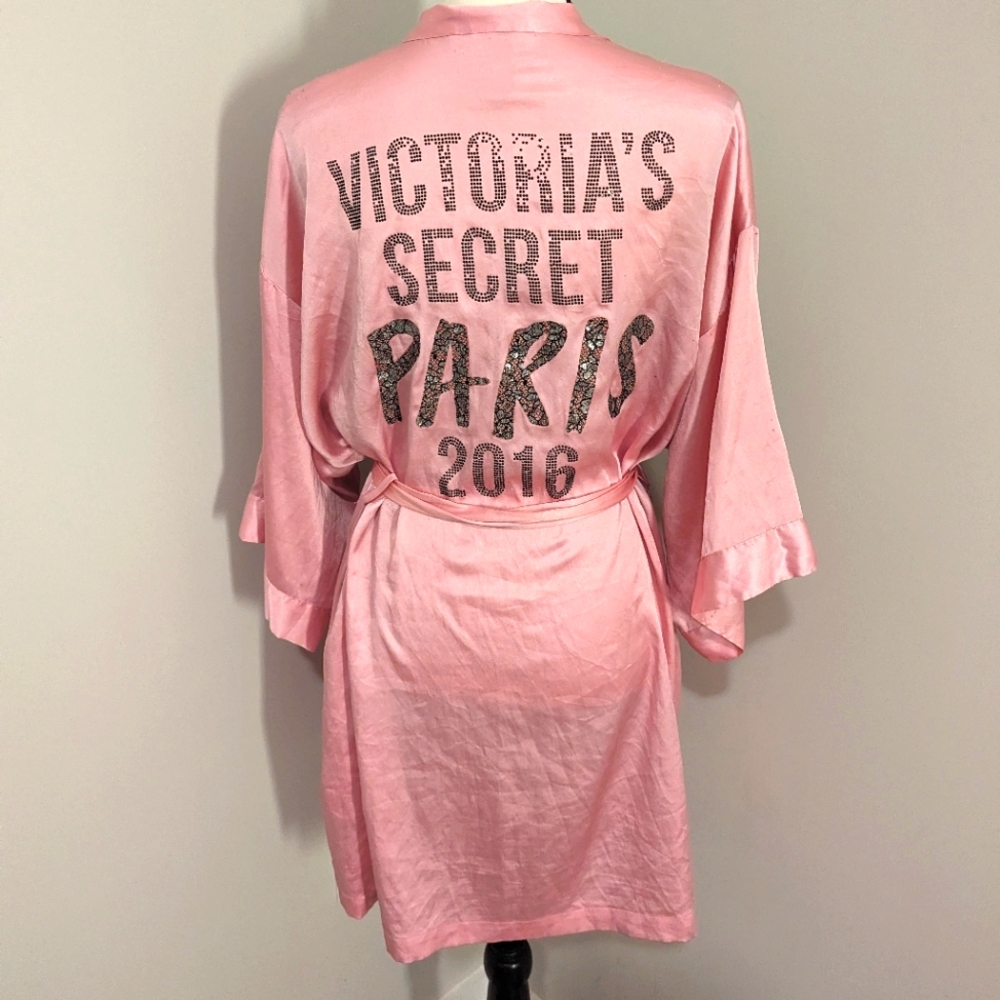 RARE Victoria's secret 2016 Paris fashion show pink robe kimono one size